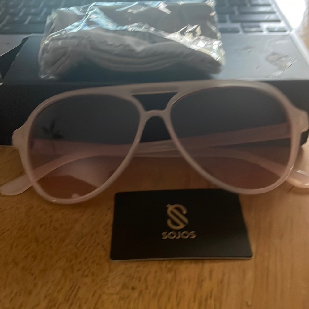 COPY - Ladies sunglasses - new